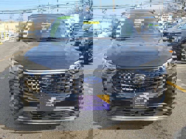 Certified 2024 Ford Escape SE w/ PHEV Premium Package image 13