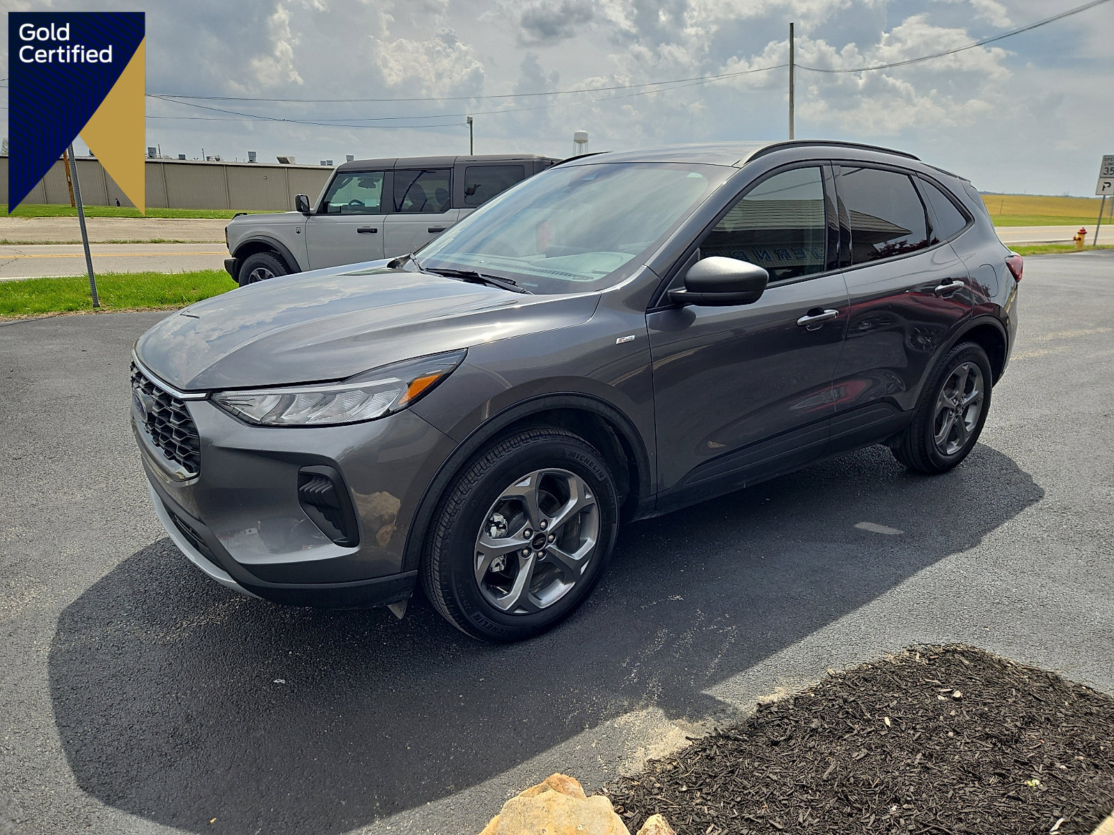 Certified 2025 Ford Escape ST-Line w/ Tech Pack #1 AWD/4WD image 1