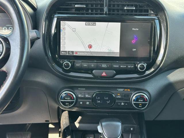 Used 2023 Kia Soul GT-Line image 14