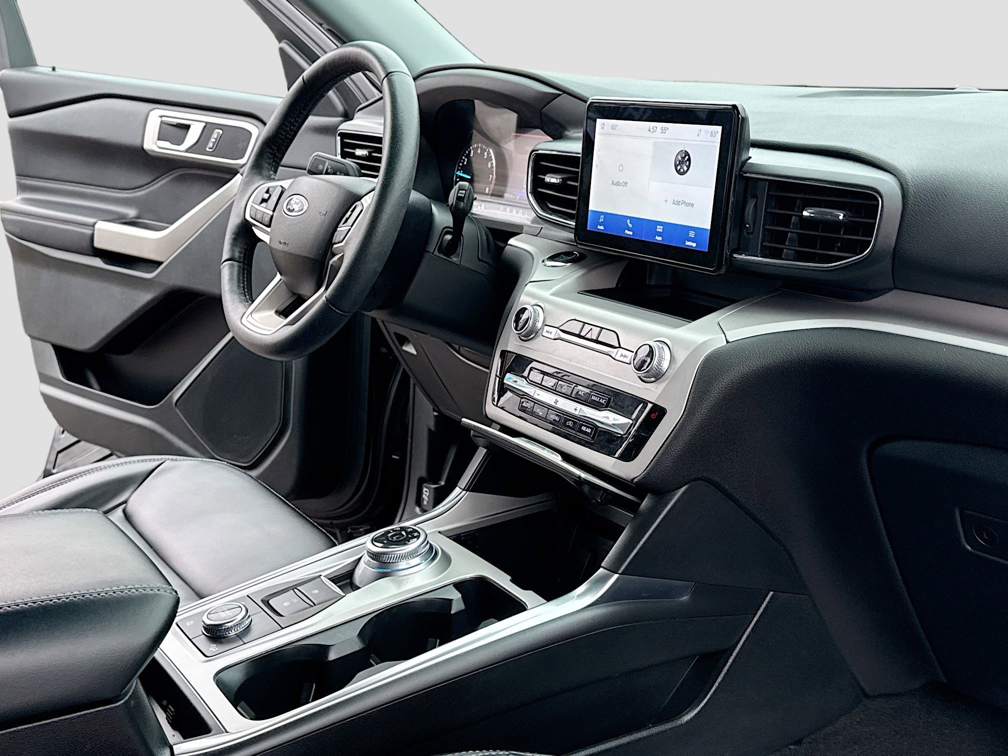 Certified 2023 Ford Explorer XLT w/ Equipment Group 202A image 8