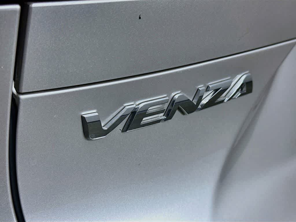 Used 2021 Toyota Venza LE AWD/4WD image 7