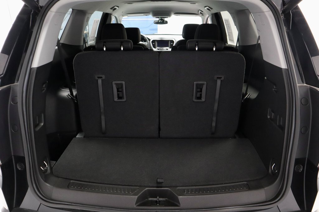 Used 2023 GMC Acadia SLE w/ Driver Convenience Package image 14