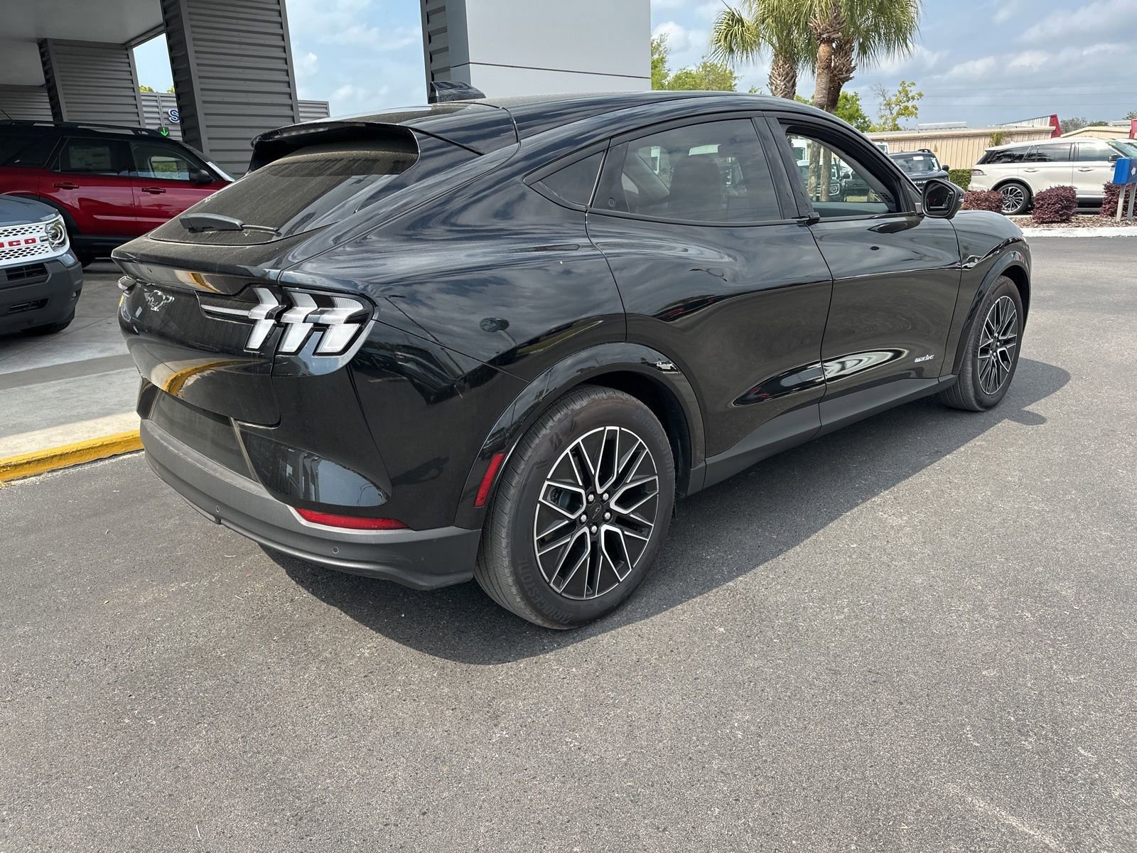 Certified 2025 Ford Mustang Mach-E Premium image 4