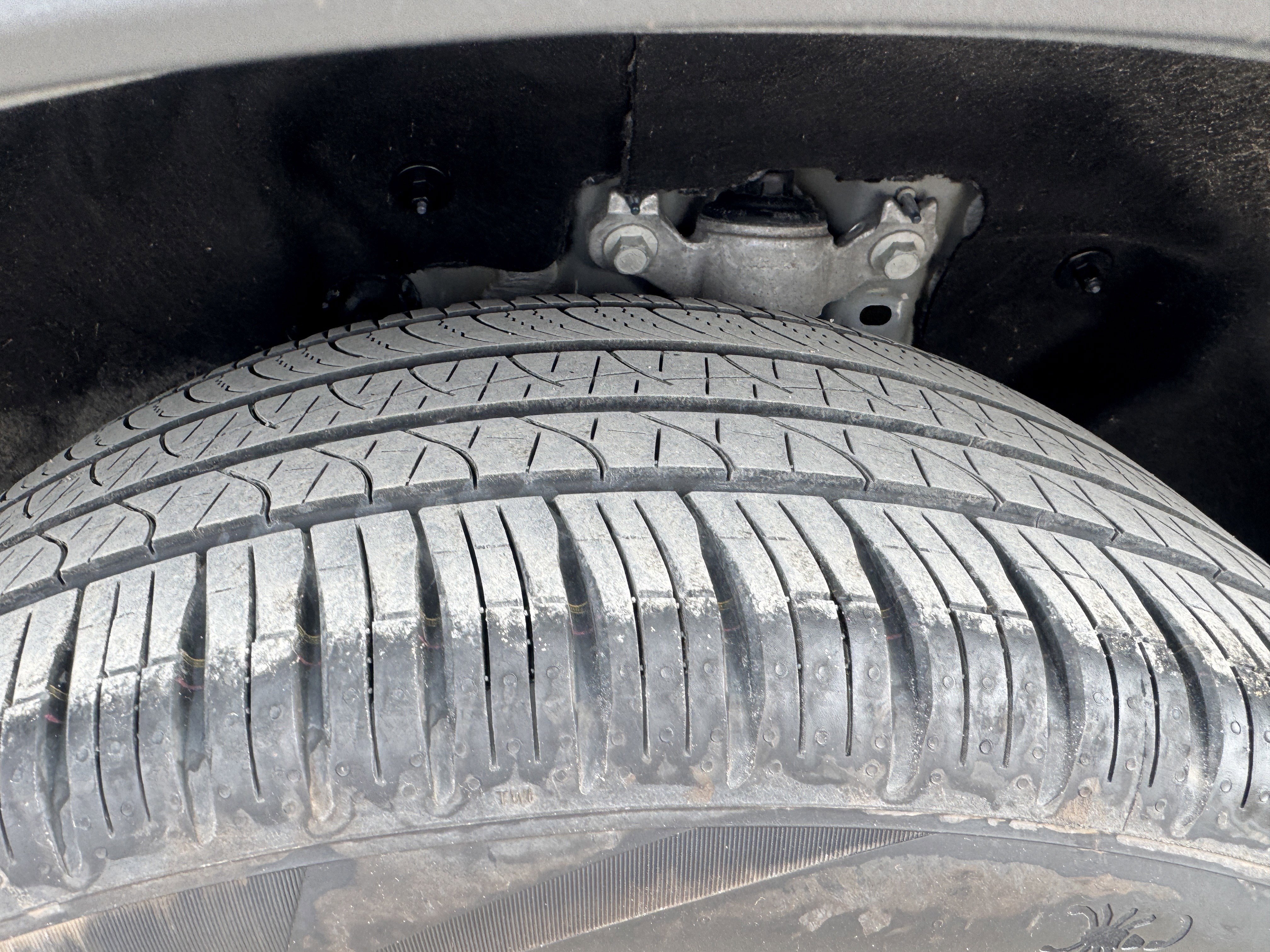 Certified 2025 Ford Explorer ST-Line w/ Premium Package image 21