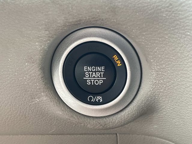 Used 2020 Chrysler Pacifica Touring-L FWD image 36