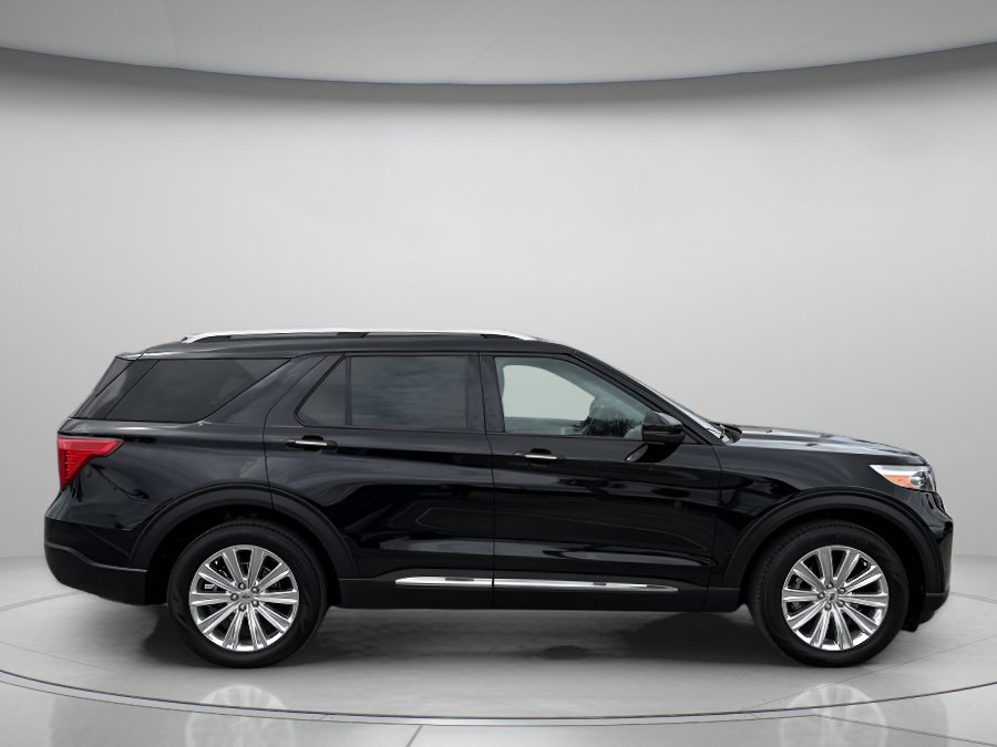 Certified 2023 Ford Explorer Limited w/ Limited Technology Package RWD image 2