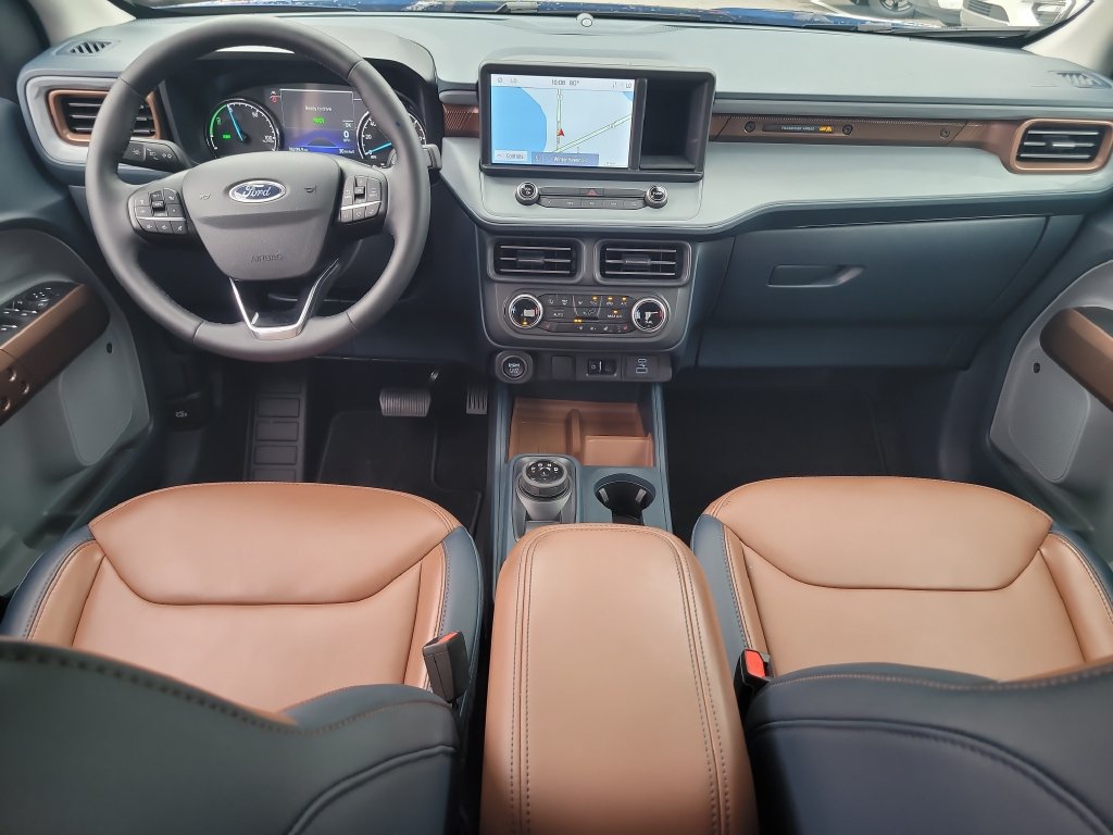 Certified 2024 Ford Maverick Lariat FWD image 12