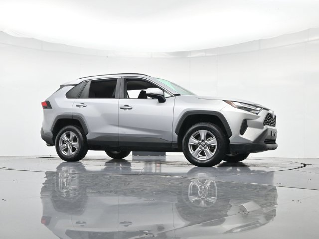 Used 2025 Toyota RAV4 XLE w/ Weather Package AWD/4WD image 30