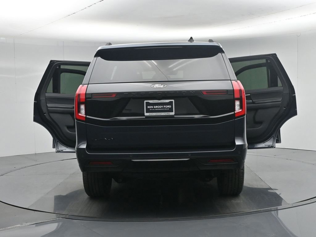Certified 2025 Ford Expedition Platinum w/ Stealth Appearance Package image 60