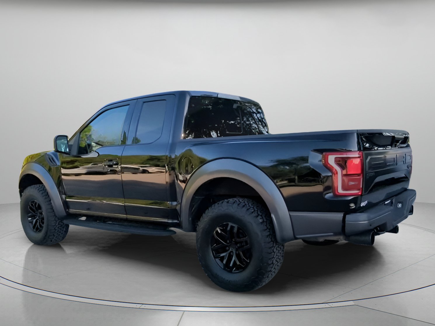 Certified 2018 Ford F150 Raptor w/ Equipment Group 802A Luxury AWD/4WD image 20