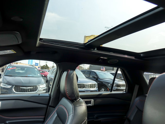 Certified 2023 Ford Explorer ST-Line w/ Class IV Trailer Tow Package image 11