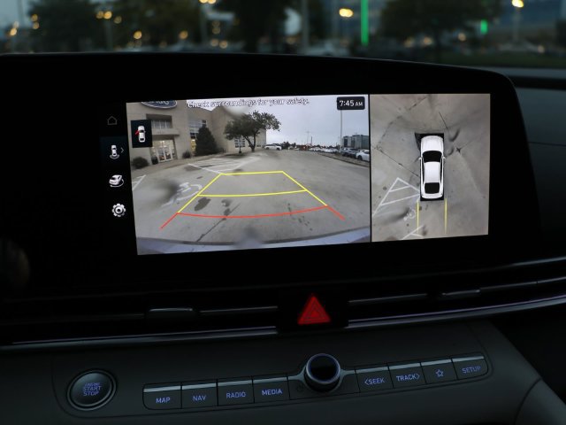 Used 2024 Hyundai Elantra Limited FWD image 25