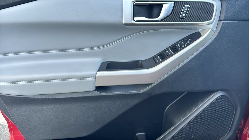Certified 2023 Ford Explorer XLT w/ Equipment Group 202A RWD image 18