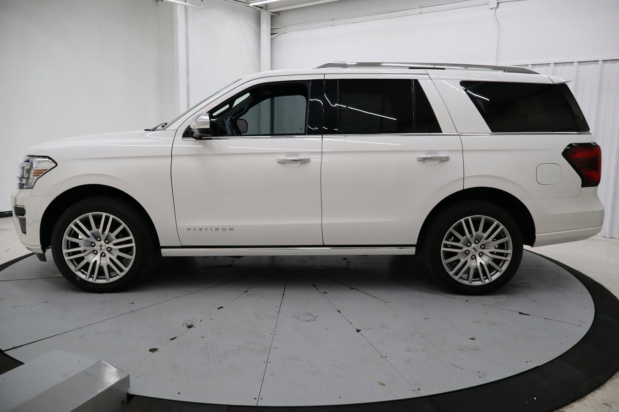 Certified 2023 Ford Expedition Platinum image 9