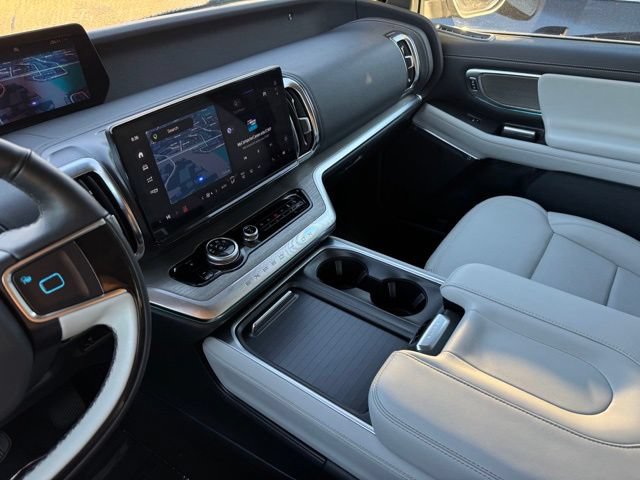 Certified 2025 Ford Expedition Max Platinum AWD/4WD image 16