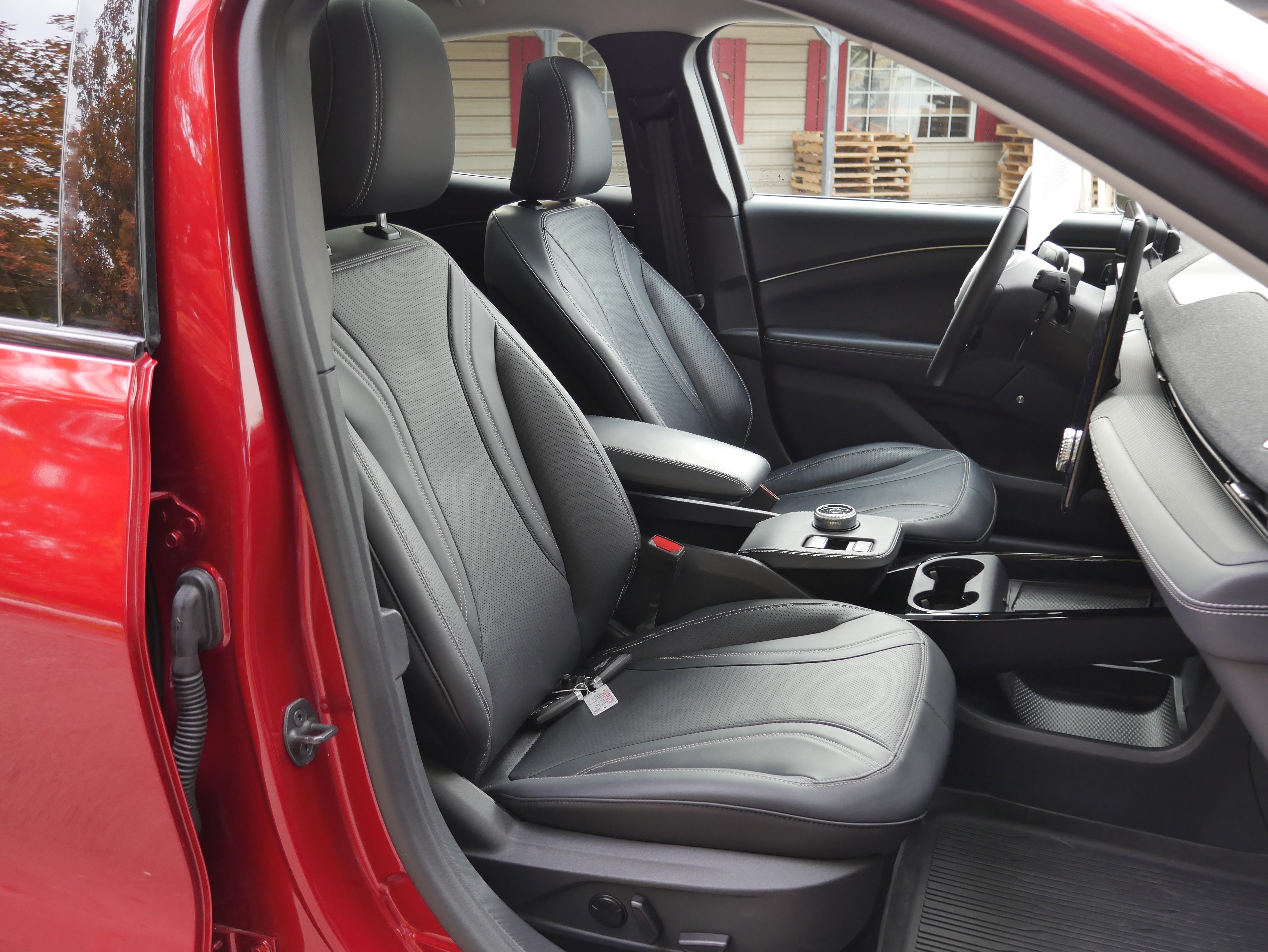 Certified 2024 Ford Mustang Mach-E Premium AWD/4WD image 32