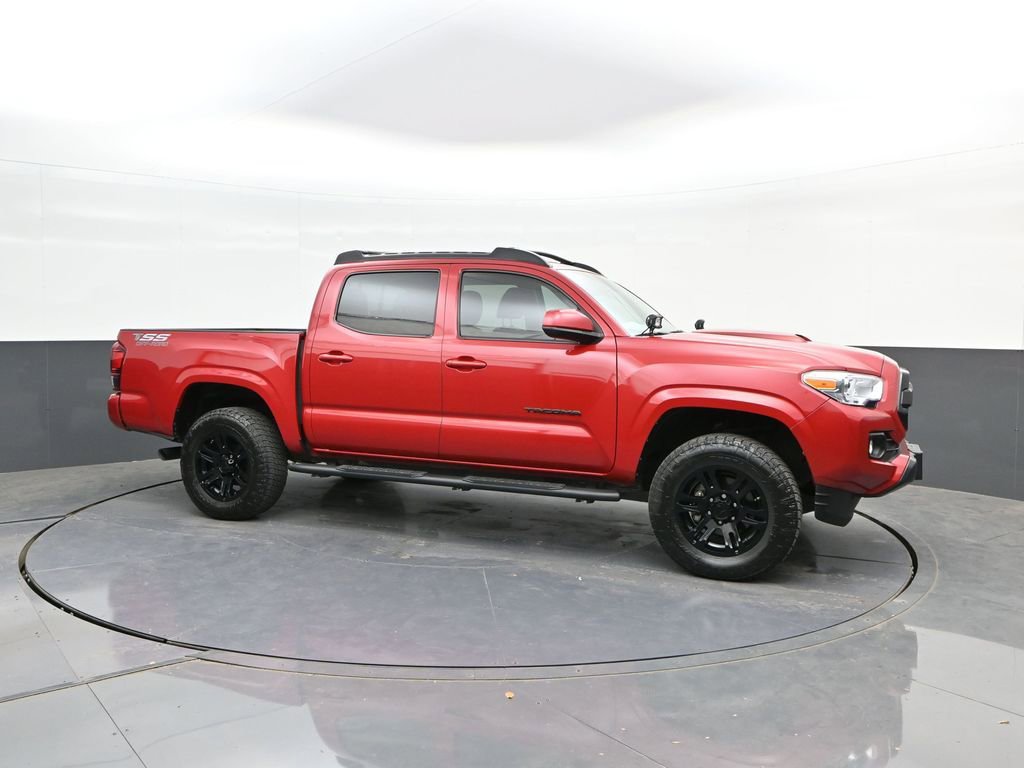 Used 2022 Toyota Tacoma SR AWD/4WD image 17