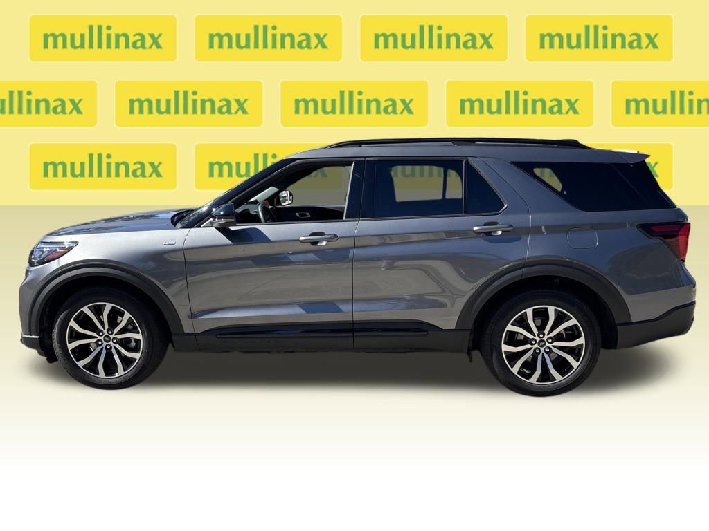 Certified 2025 Ford Explorer ST-Line w/ Premium Package image 5