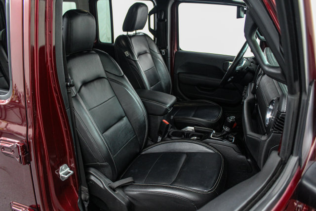 Used 2021 Jeep Wrangler Unlimited Sahara AWD/4WD image 17