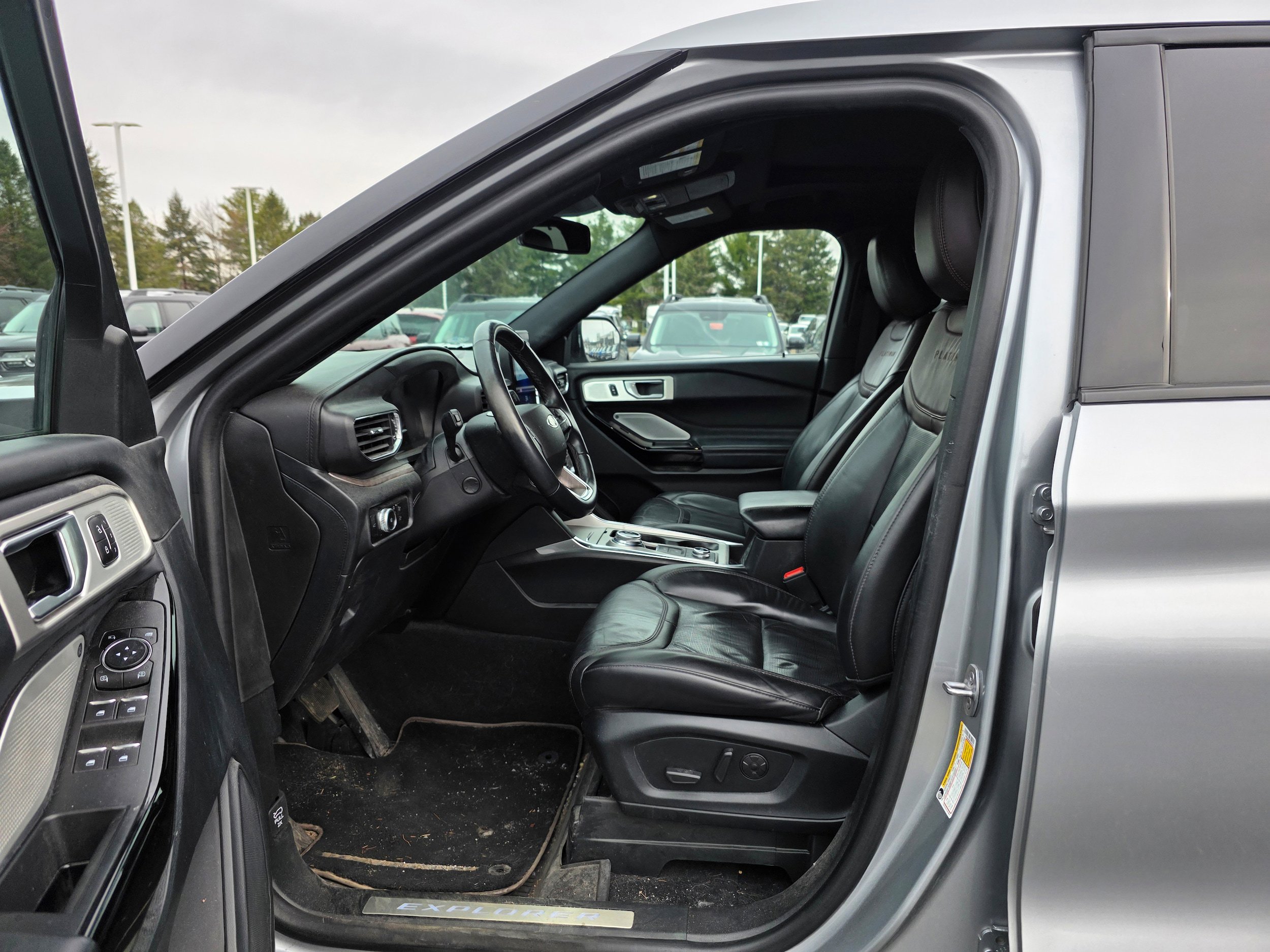 Certified 2023 Ford Explorer Platinum w/ Premium Technology Package AWD/4WD image 21