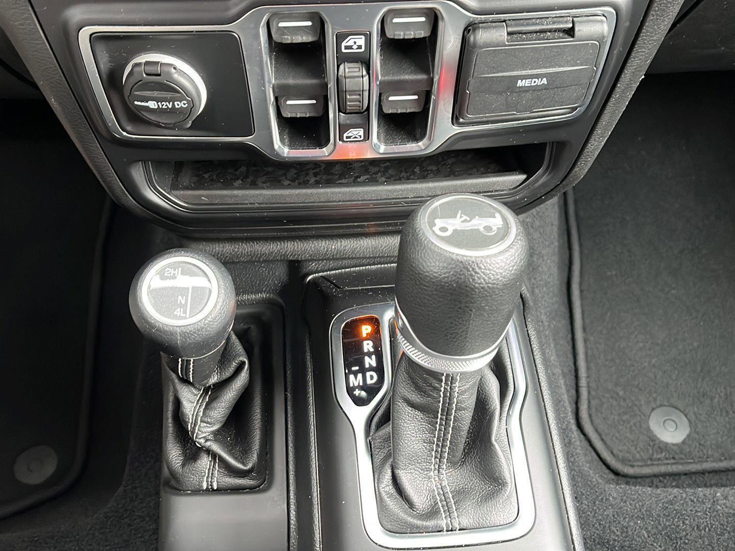 Used 2019 Jeep Wrangler Unlimited Sahara image 30