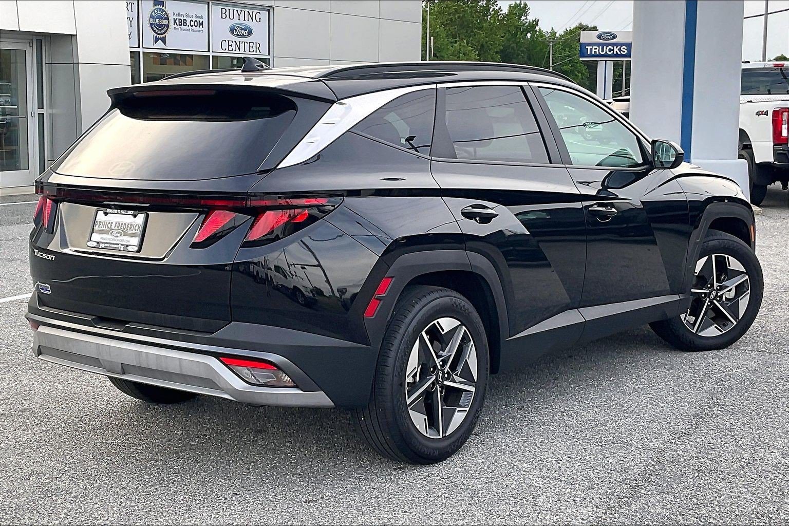 Used 2025 Hyundai Tucson SEL FWD image 12