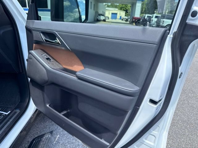 Used 2024 Lexus GX 550 w/ Accessory Package (2T) AWD/4WD image 46