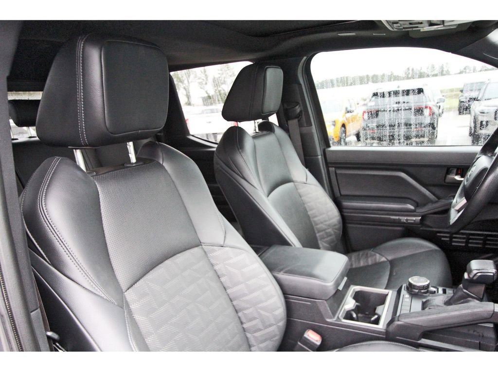 Used 2024 Toyota Tacoma TRD Sport w/ TRD Sport Premium Package AWD/4WD image 29