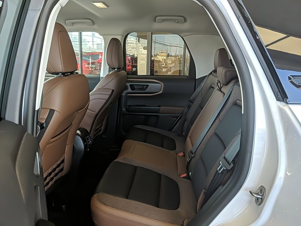 Certified 2025 Ford Bronco Sport Outer Banks w/ Outer Banks Tech Package+ AWD/4WD image 13