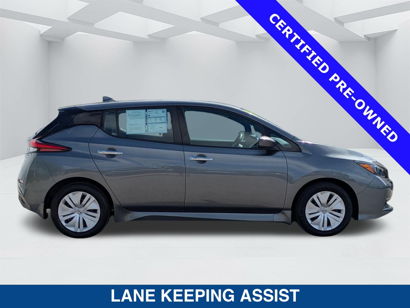 Used 2025 Nissan Leaf S FWD image 4