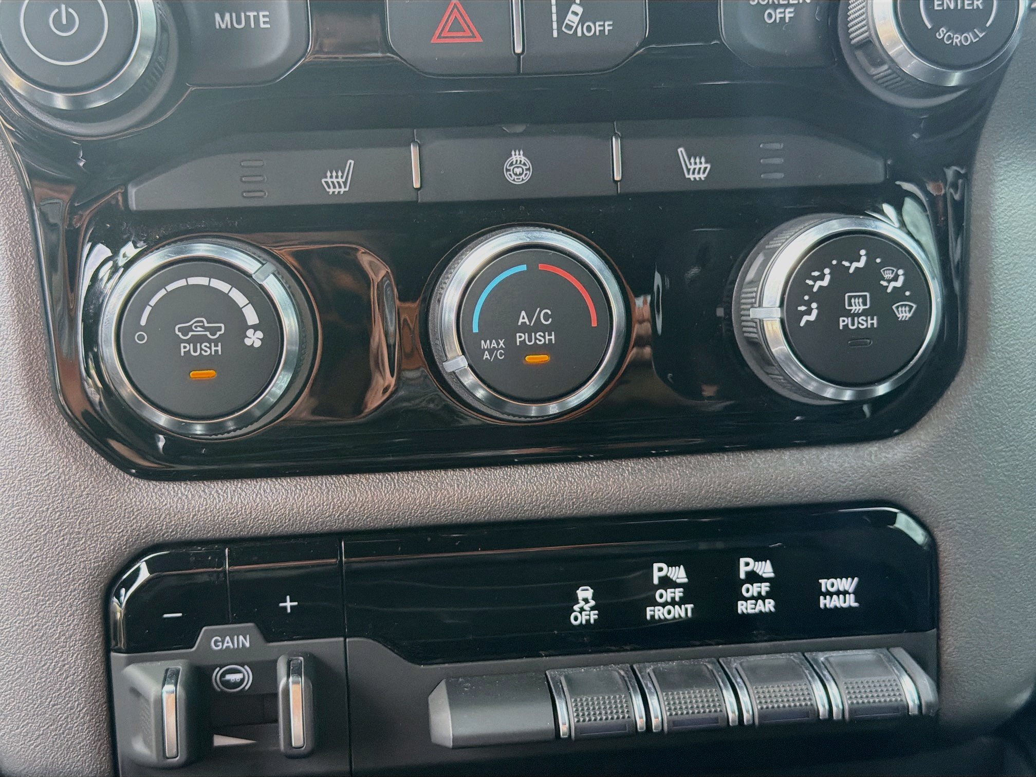 Used 2025 RAM 1500 Big Horn AWD/4WD image 15