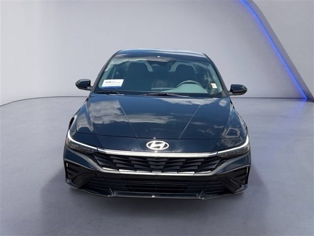Used 2025 Hyundai Elantra Sport FWD image 12