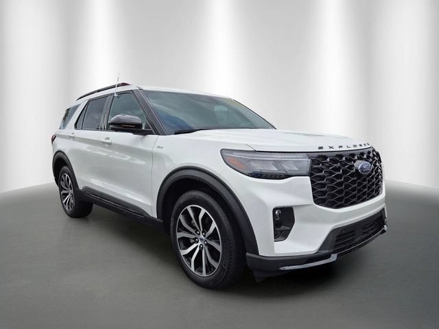 Certified 2025 Ford Explorer ST-Line AWD/4WD image 7