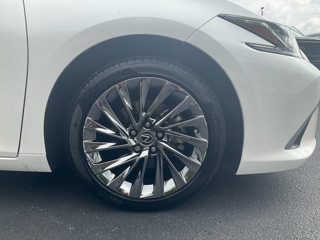 Used 2024 Lexus ES 300h w/ Technology Package FWD image 10
