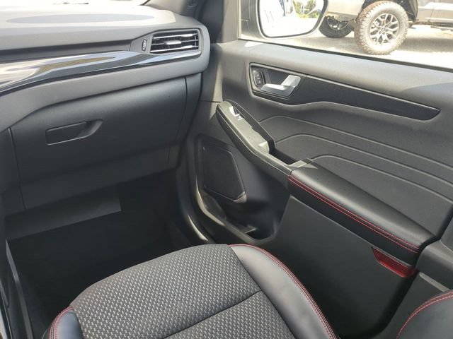 Certified 2023 Ford Escape ST-Line w/ Tech Pack #1 FWD image 17