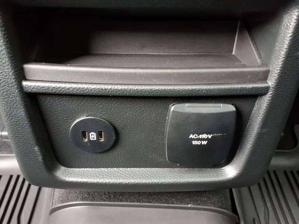 Certified 2024 Ford Edge ST-Line w/ Class II Trailer Tow Package image 32