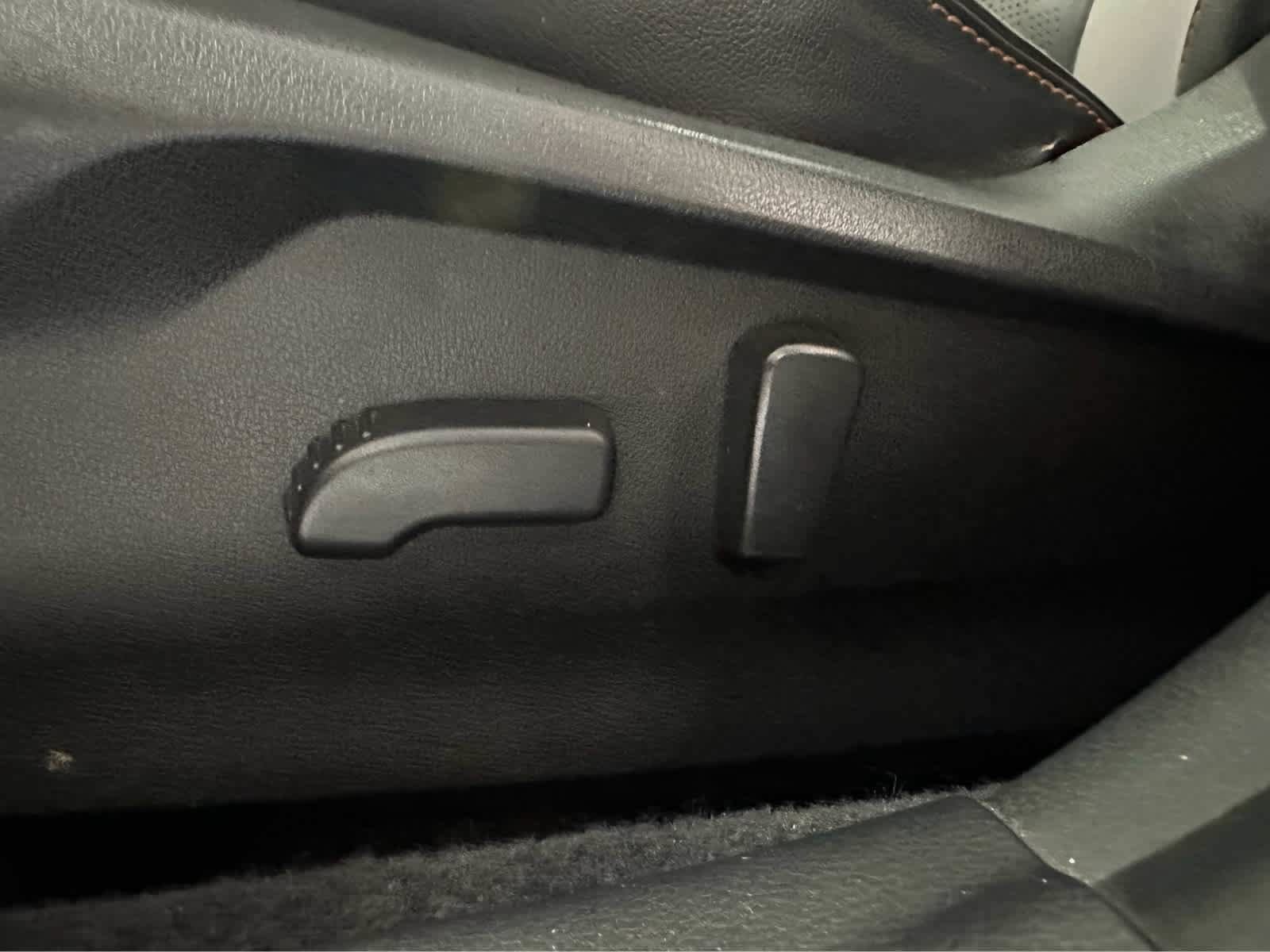 Used 2020 Subaru Crosstrek 2.0i Limited w/ Moonroof Package w/Navigation AWD/4WD image 18