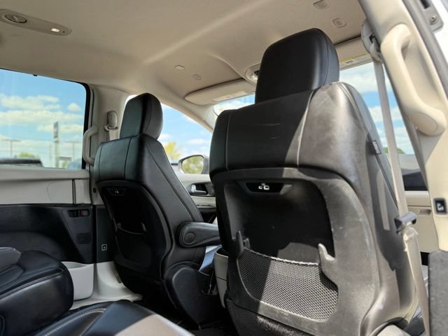 Used 2023 Chrysler Pacifica Touring-L FWD image 18
