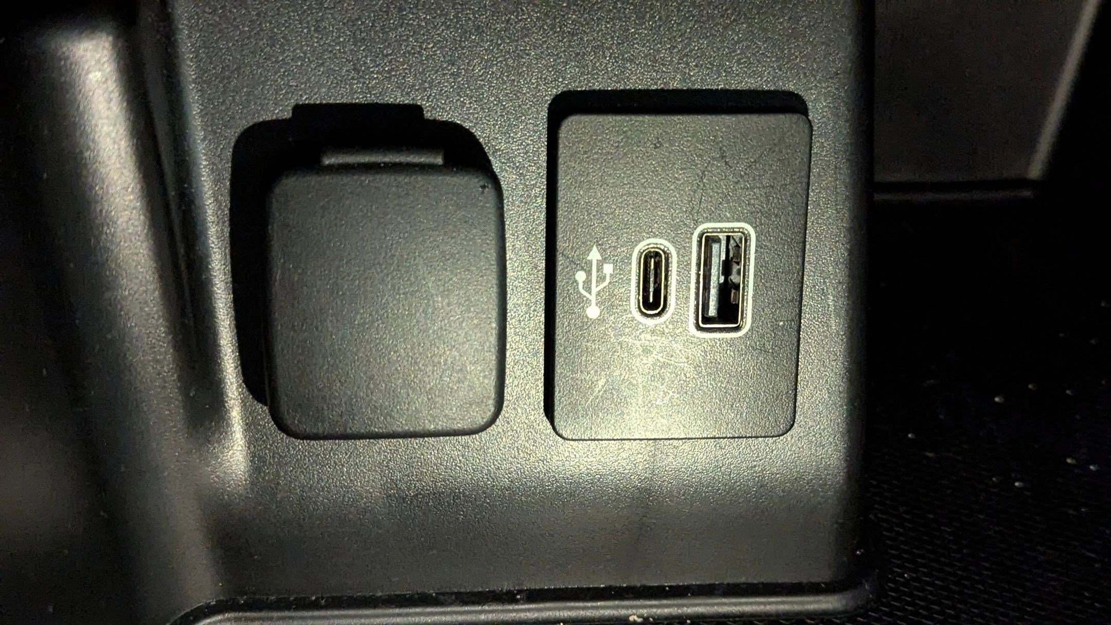 Certified 2025 Ford Explorer ST-Line w/ ST-Line Street Pack image 31