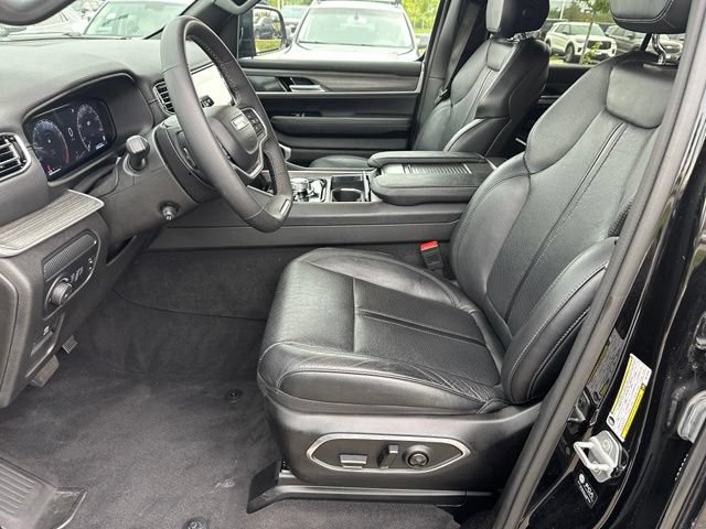 Used 2024 Jeep Wagoneer Series II AWD/4WD image 30
