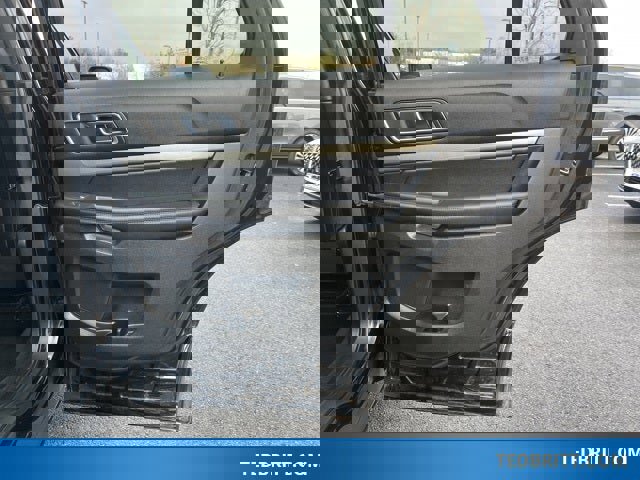 Certified 2018 Ford Explorer XLT w/ Equipment Group 202A image 19