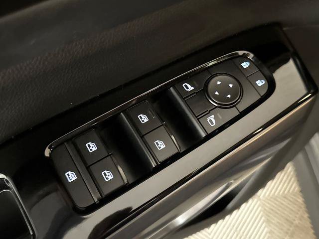 Used 2023 Nissan Pathfinder SL w/ SL Premium Package FWD image 15