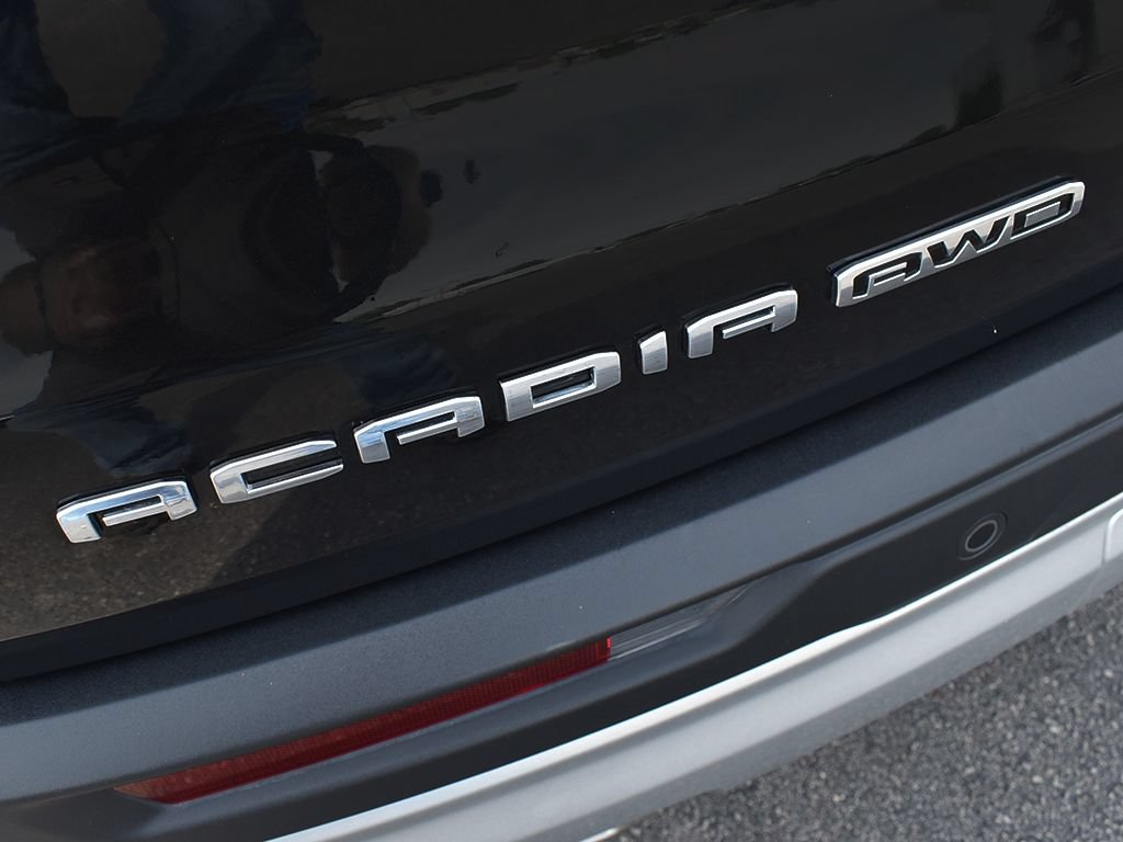 Used 2025 GMC Acadia Elevation AWD/4WD image 16