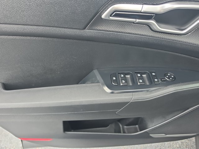 Used 2024 Kia Sportage LX AWD/4WD image 14
