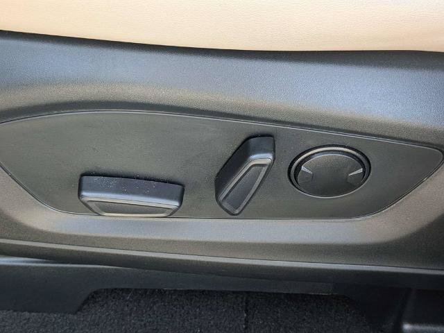 Certified 2024 Ford Explorer XLT w/ Equipment Group 202A RWD image 22