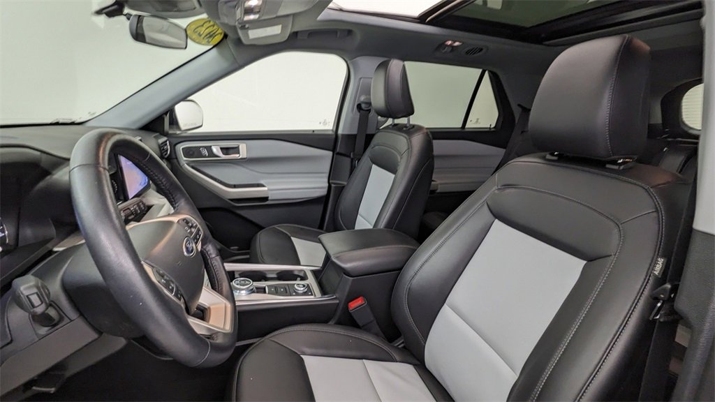 Certified 2023 Ford Explorer XLT w/ Equipment Group 202A image 2