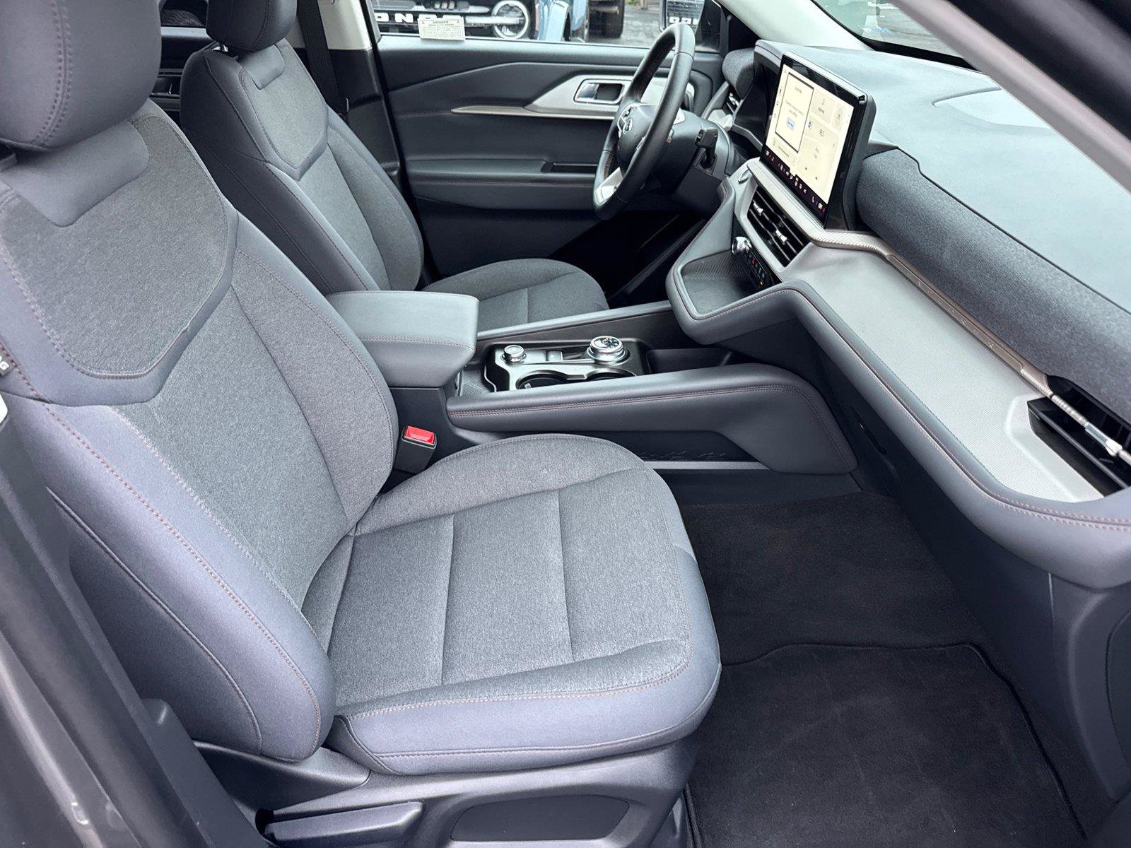Certified 2026 Ford Explorer Active RWD image 16