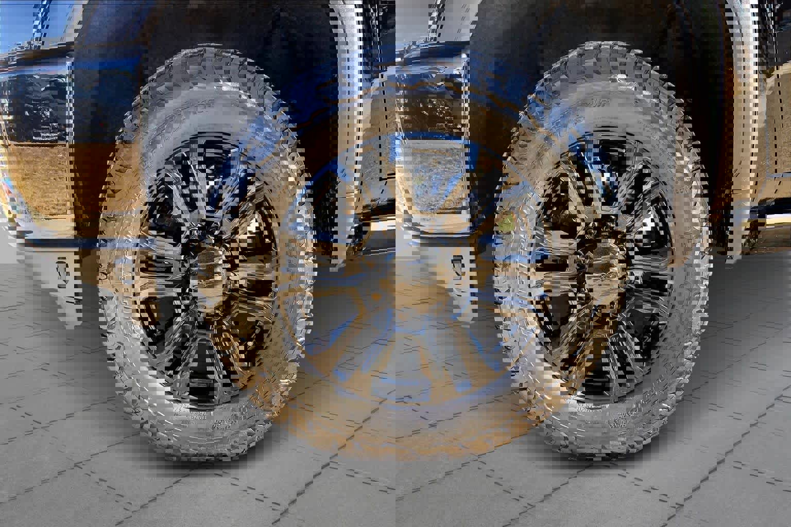 Used 2022 GMC Sierra 2500 Denali w/ Denali Black Diamond Edition image 10