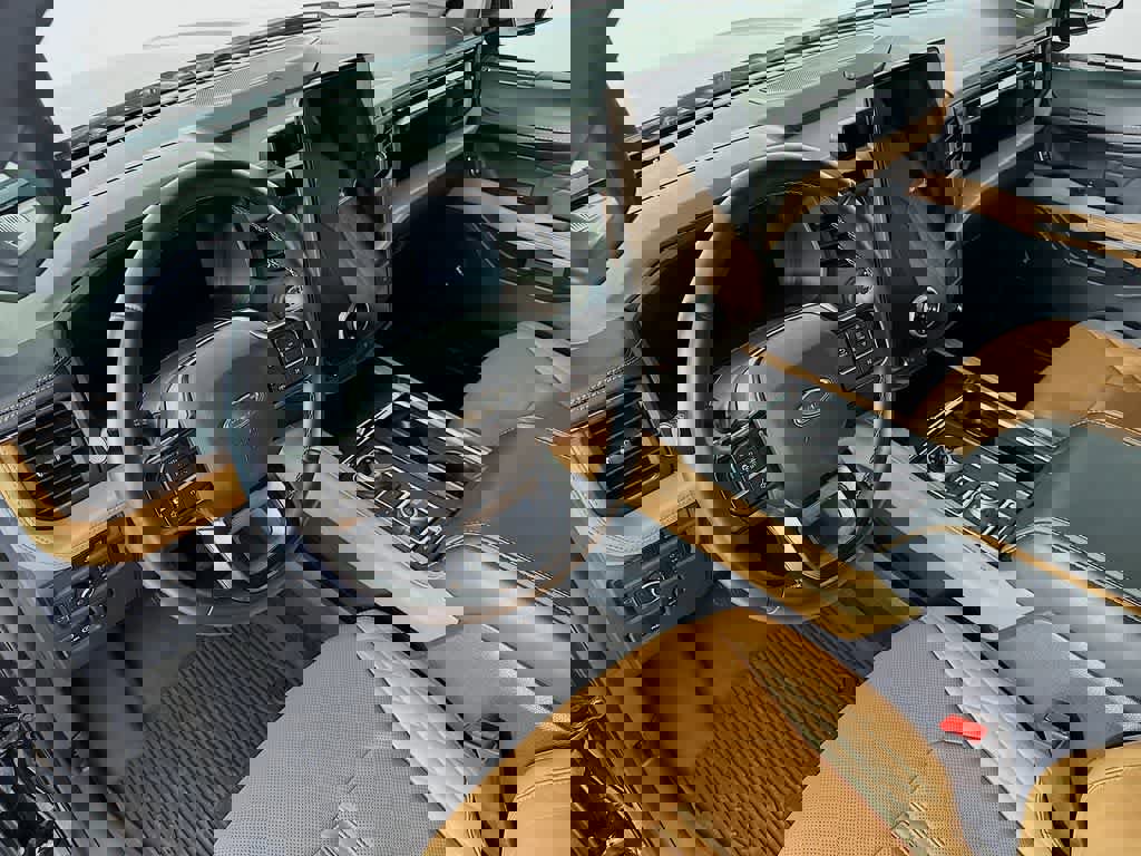 Certified 2023 Ford Expedition Platinum image 2