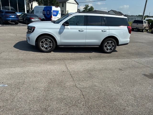 Certified 2025 Ford Expedition Active AWD/4WD image 16